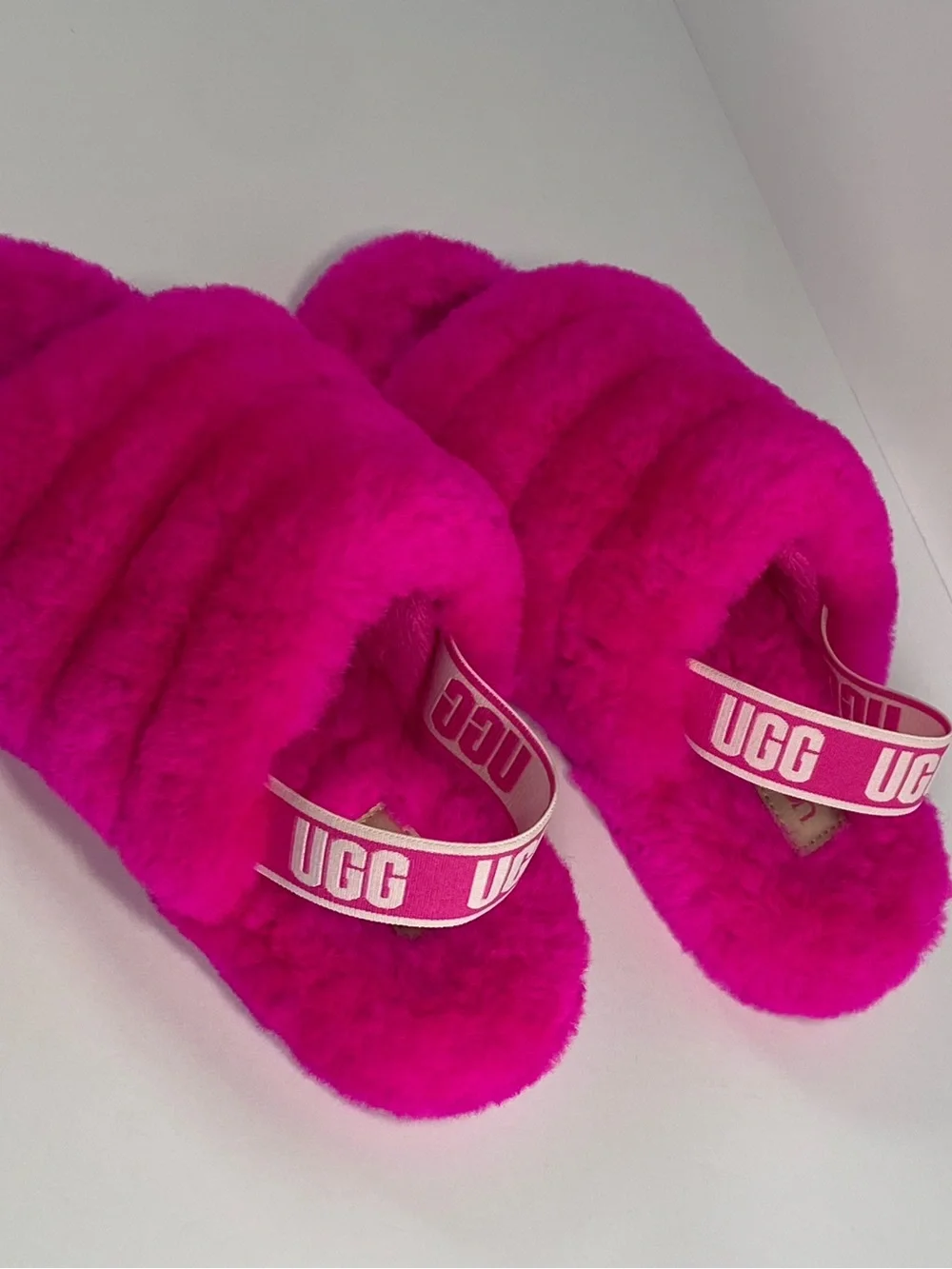 UGG Fluff Slide Sandals - Fuchsia Pink